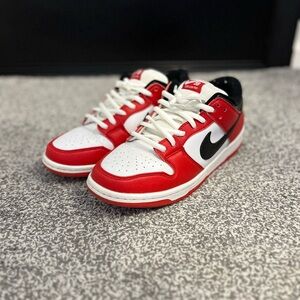 Nike SB Dunk Chicago